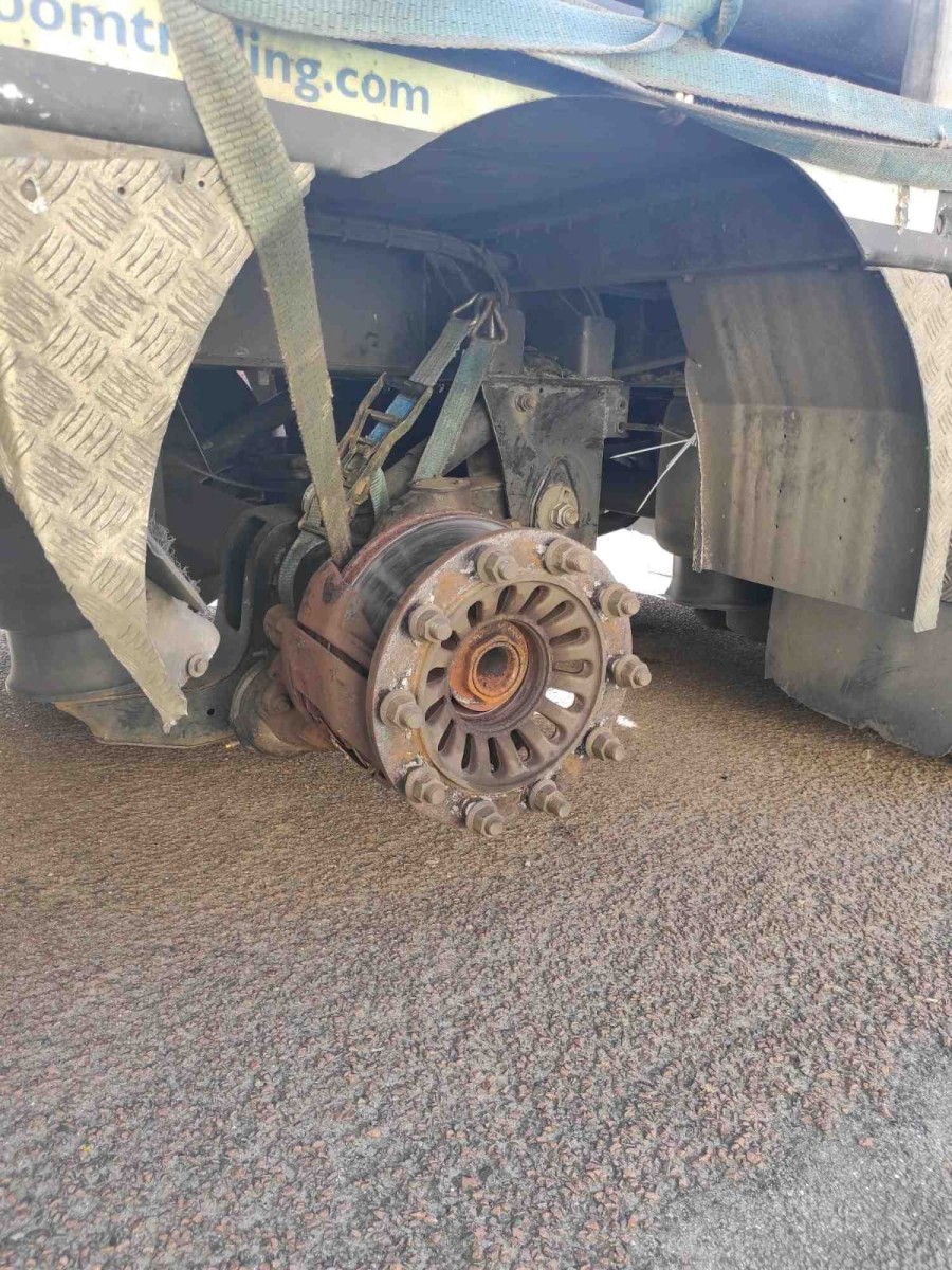 Înlocuire kit ambreaj DAF XF și butuc remorcă axă saf